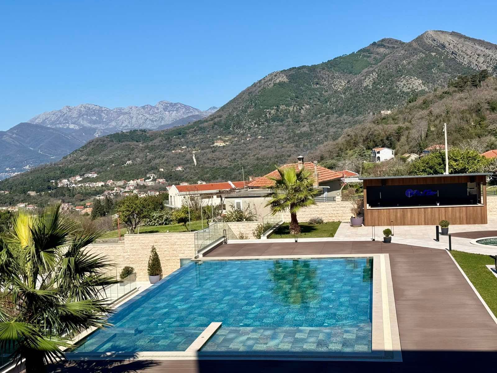 amforaproperty.com/Luksuzan trosoban stan 79.7 u prestižnom kompleksu sa bazenom-Kavač, Kotor