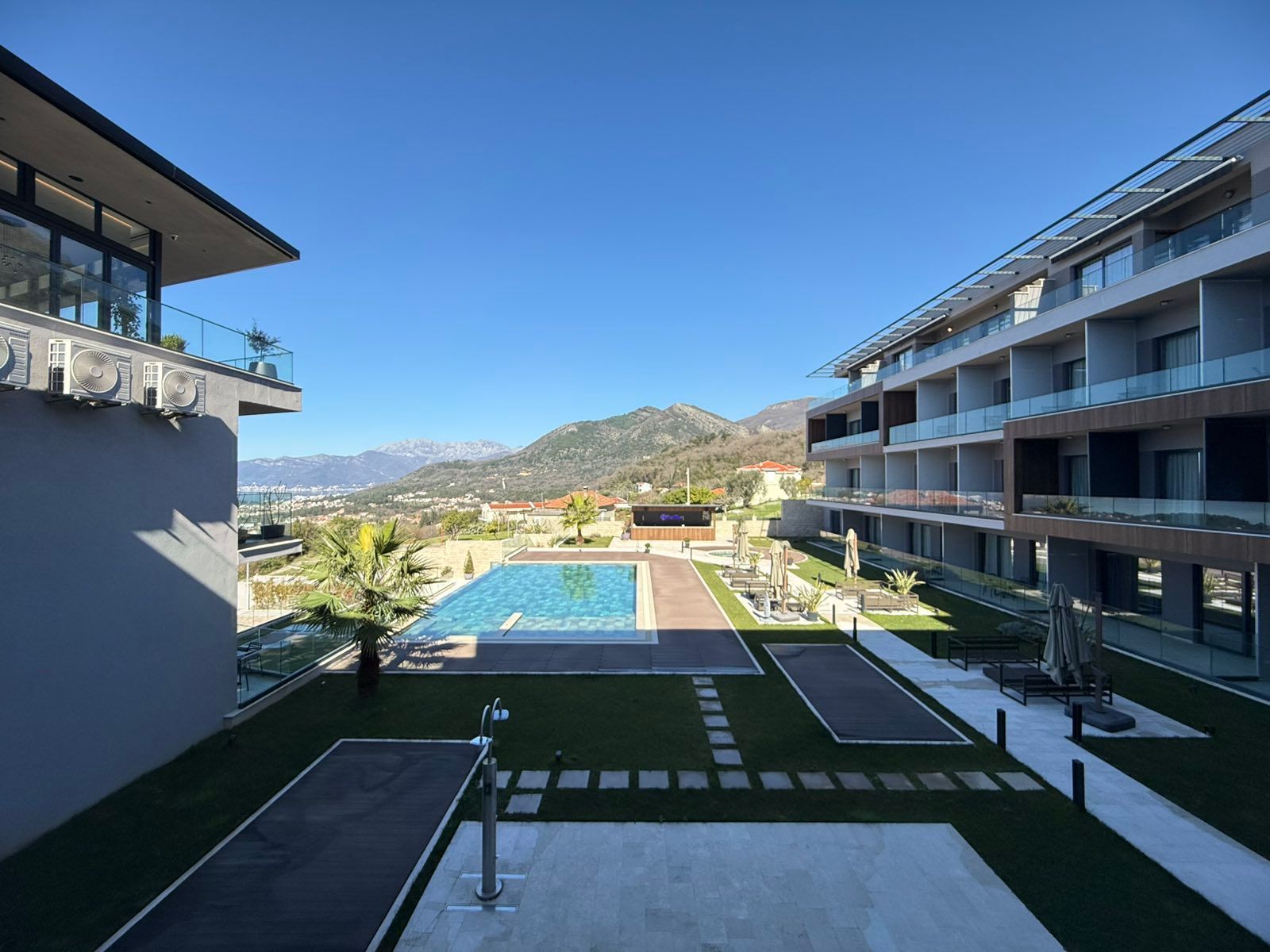 amforaproperty.com/Luksuzan trosoban stan 79.7 u prestižnom kompleksu sa bazenom-Kavač, Kotor