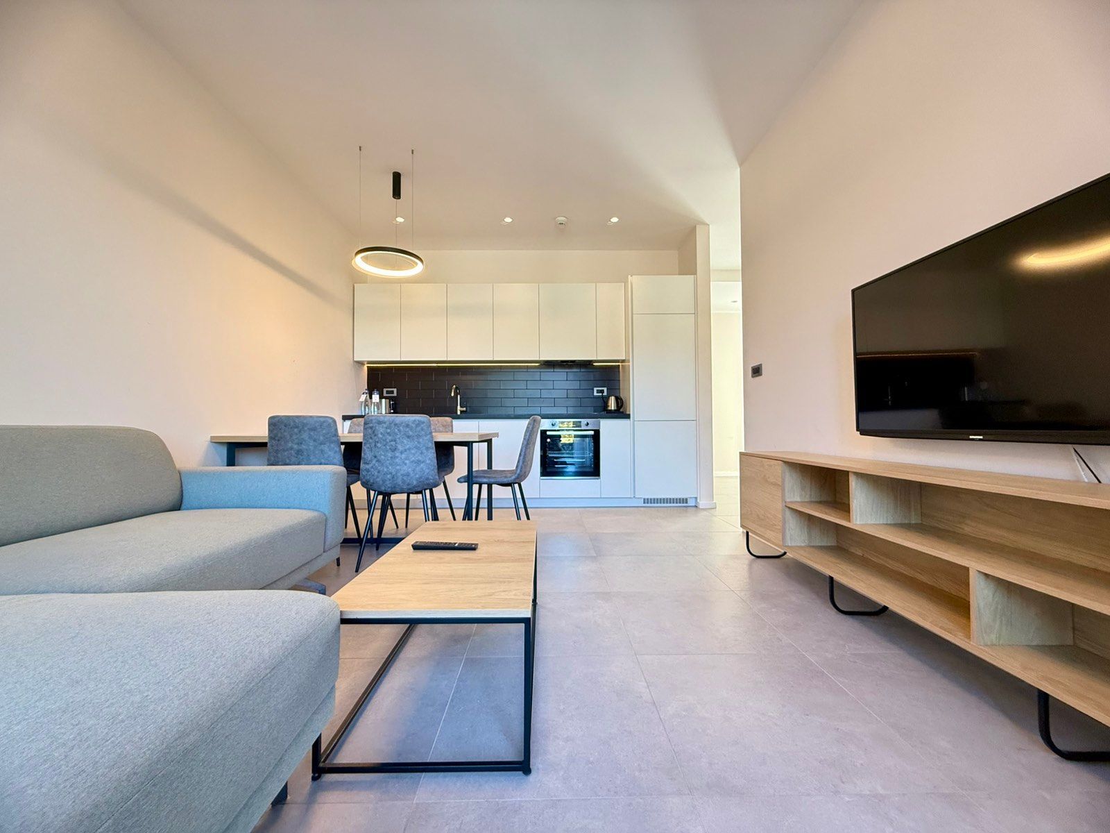 amforaproperty.com/Luksuzan trosoban stan 79.7 u prestižnom kompleksu sa bazenom-Kavač, Kotor
