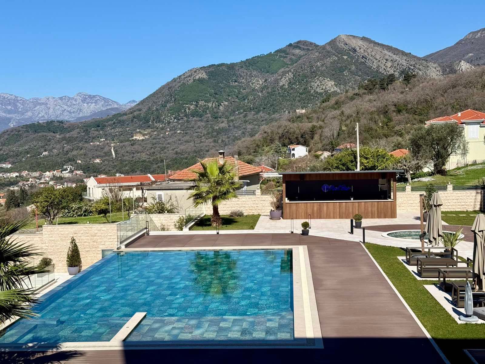 amforaproperty.com/Luksuzan trosoban stan 79.7 u prestižnom kompleksu sa bazenom-Kavač, Kotor