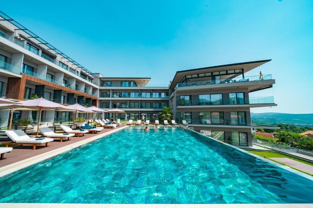 amforaproperty.com/Luksuzan trosoban stan 79.7 u prestižnom kompleksu sa bazenom-Kavač, Kotor