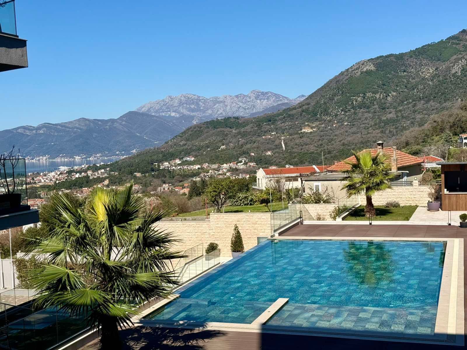 amforaproperty.com/Luksuzan trosoban stan 79.7 u prestižnom kompleksu sa bazenom-Kavač, Kotor