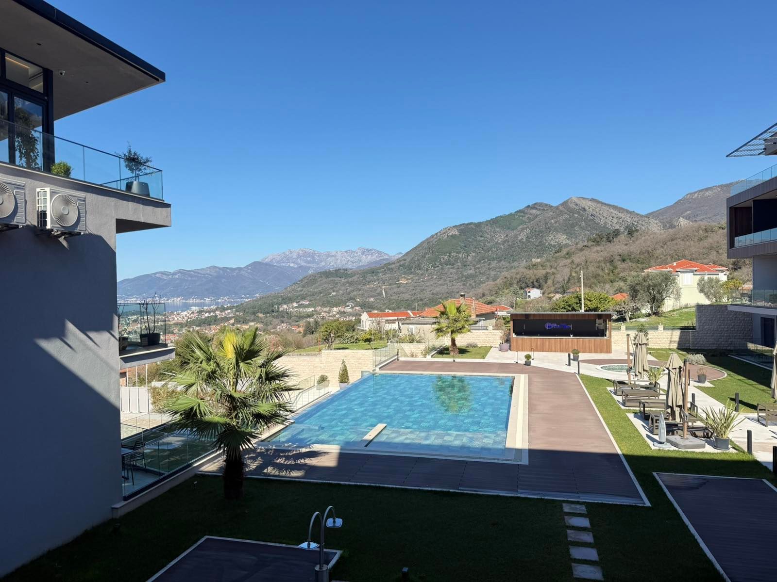 amforaproperty.com/Luksuzan trosoban stan 79.7 u prestižnom kompleksu sa bazenom-Kavač, Kotor