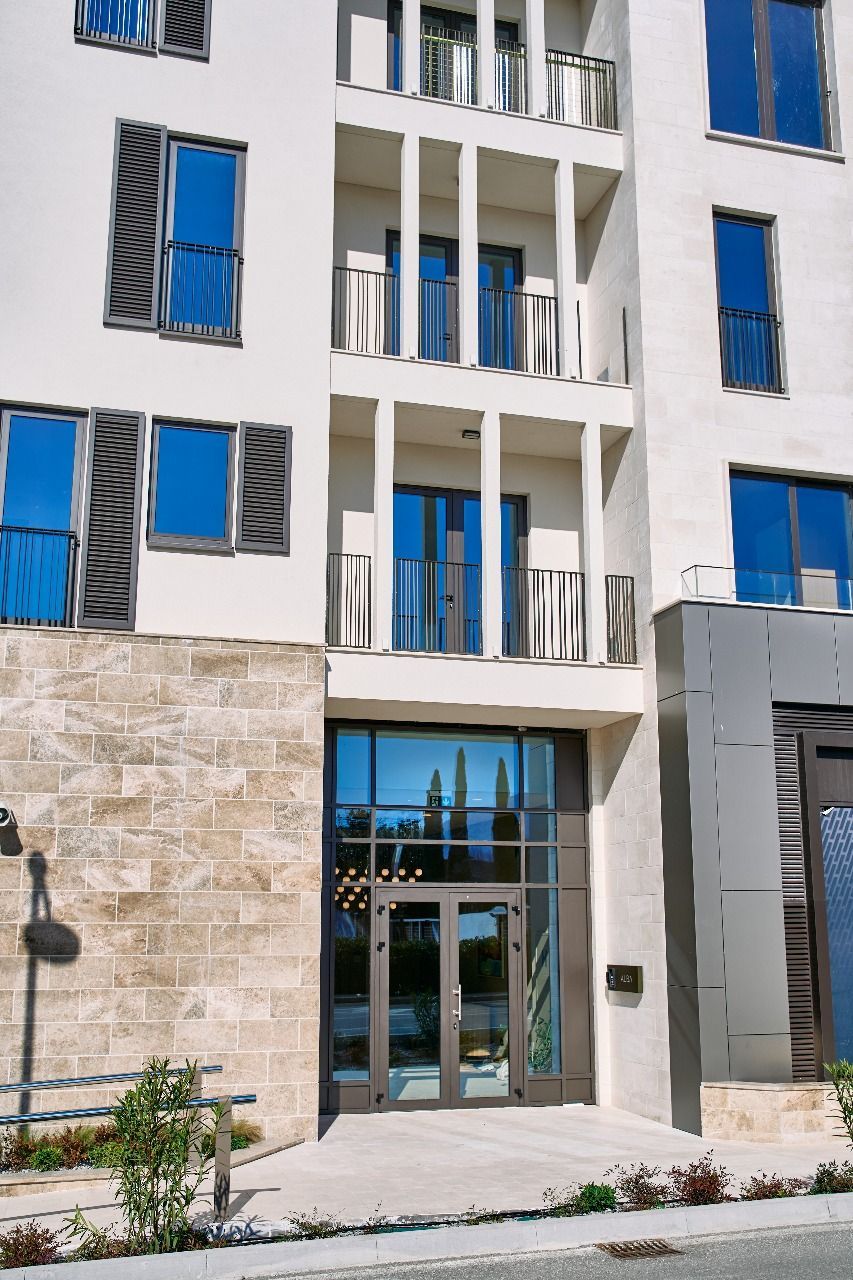 amforaproperty.com/Luksuzan dvosoban stan 102m2 u prestižnom kompleksu Boka Place, Tivat
