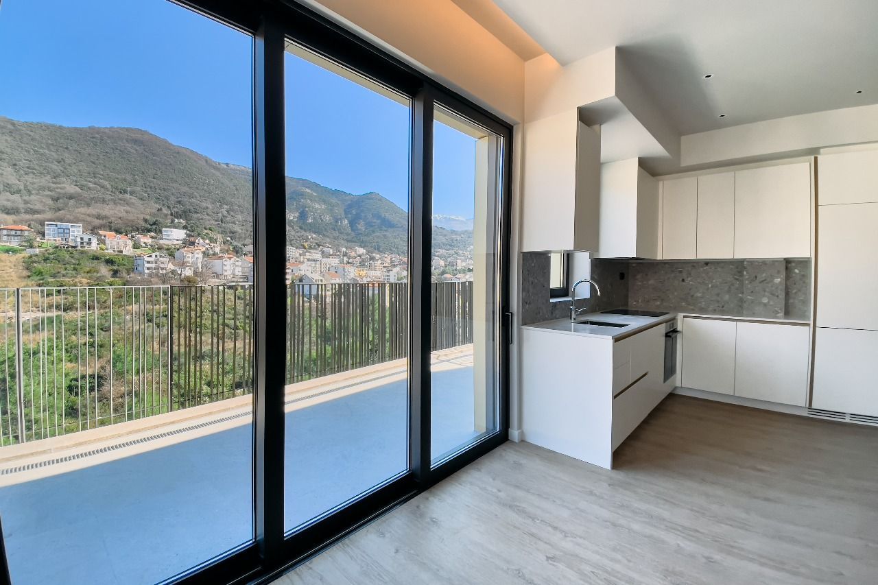 amforaproperty.com/Luksuzan dvosoban stan 102m2 u prestižnom kompleksu Boka Place, Tivat