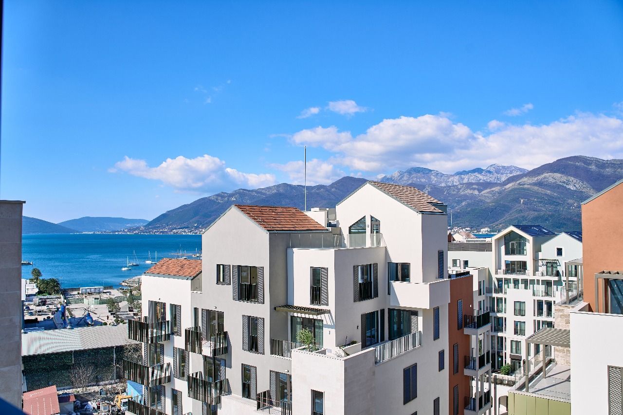 amforaproperty.com/Luksuzan dvosoban stan 102m2 u prestižnom kompleksu Boka Place, Tivat