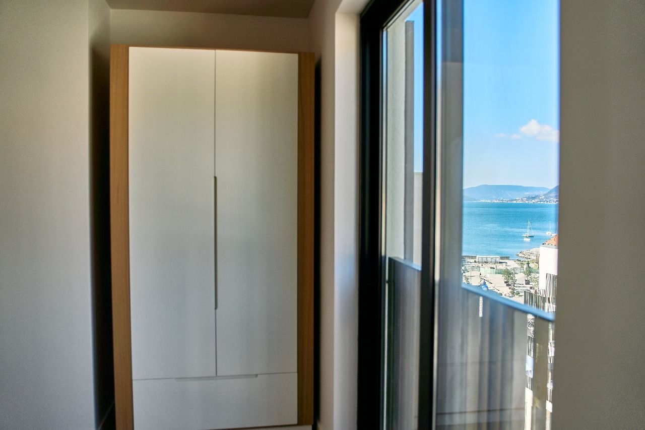 amforaproperty.com/Luksuzan dvosoban stan 102m2 u prestižnom kompleksu Boka Place, Tivat