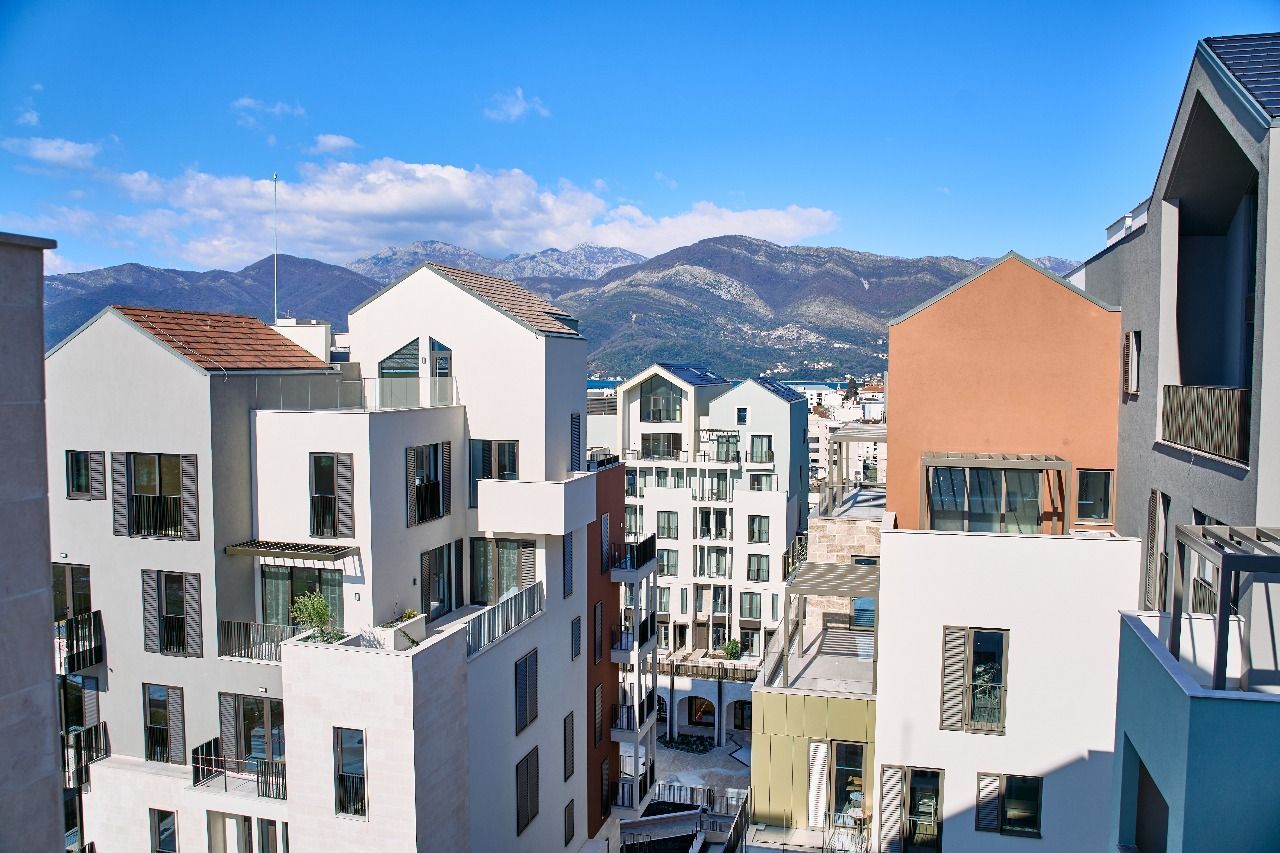 amforaproperty.com/Luksuzan dvosoban stan 102m2 u prestižnom kompleksu Boka Place, Tivat