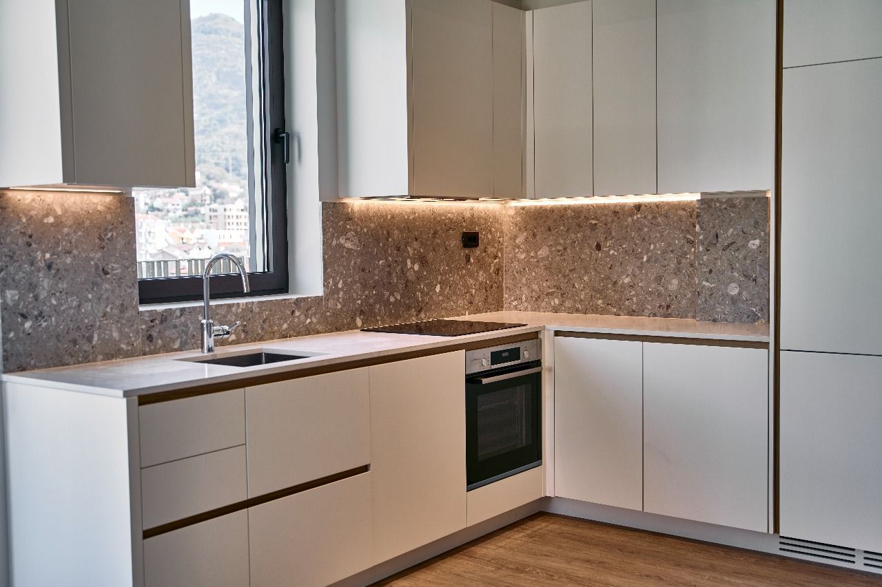 amforaproperty.com/Luksuzan dvosoban stan 102m2 u prestižnom kompleksu Boka Place, Tivat