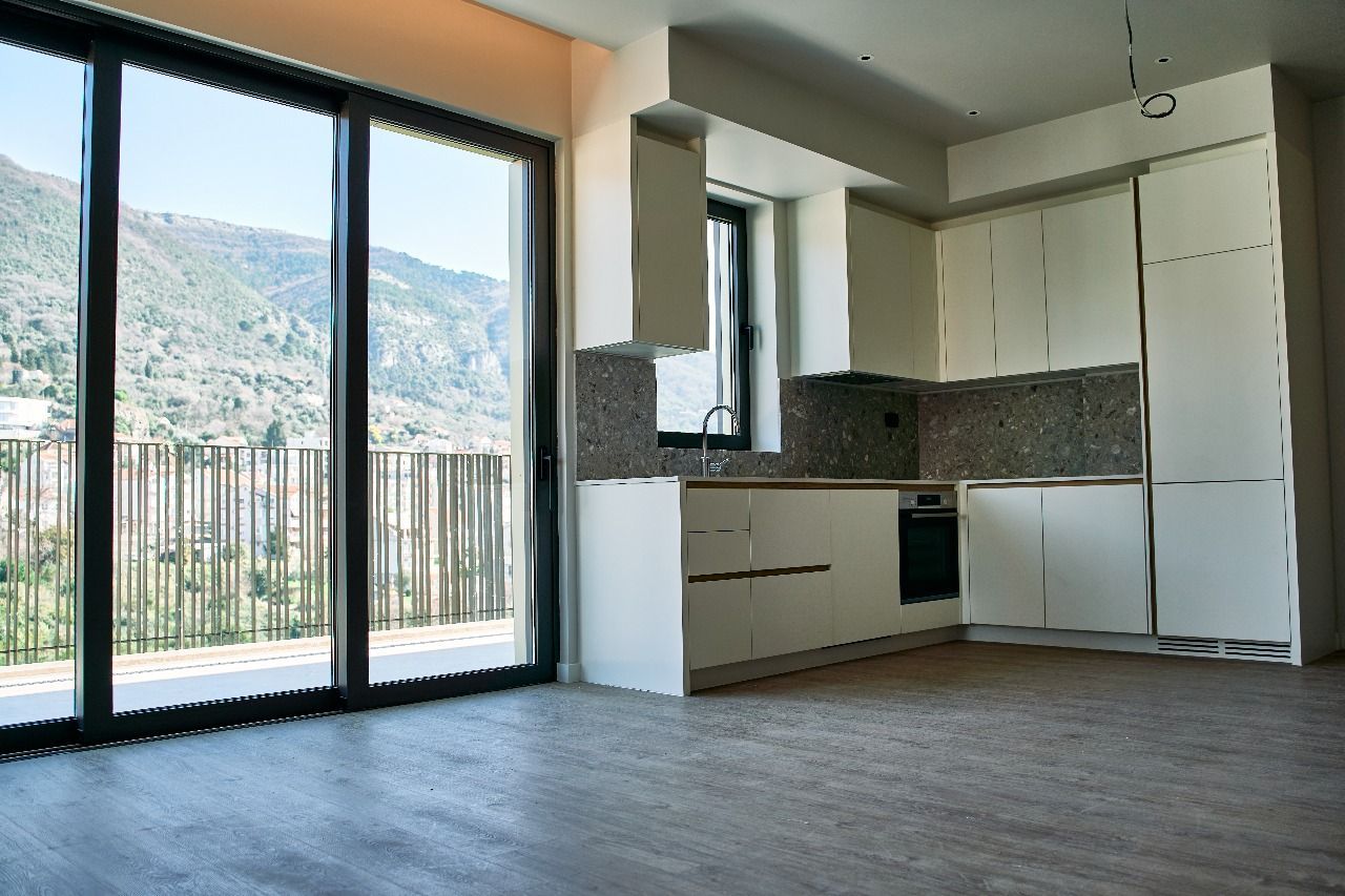 amforaproperty.com/Luksuzan dvosoban stan 102m2 u prestižnom kompleksu Boka Place, Tivat
