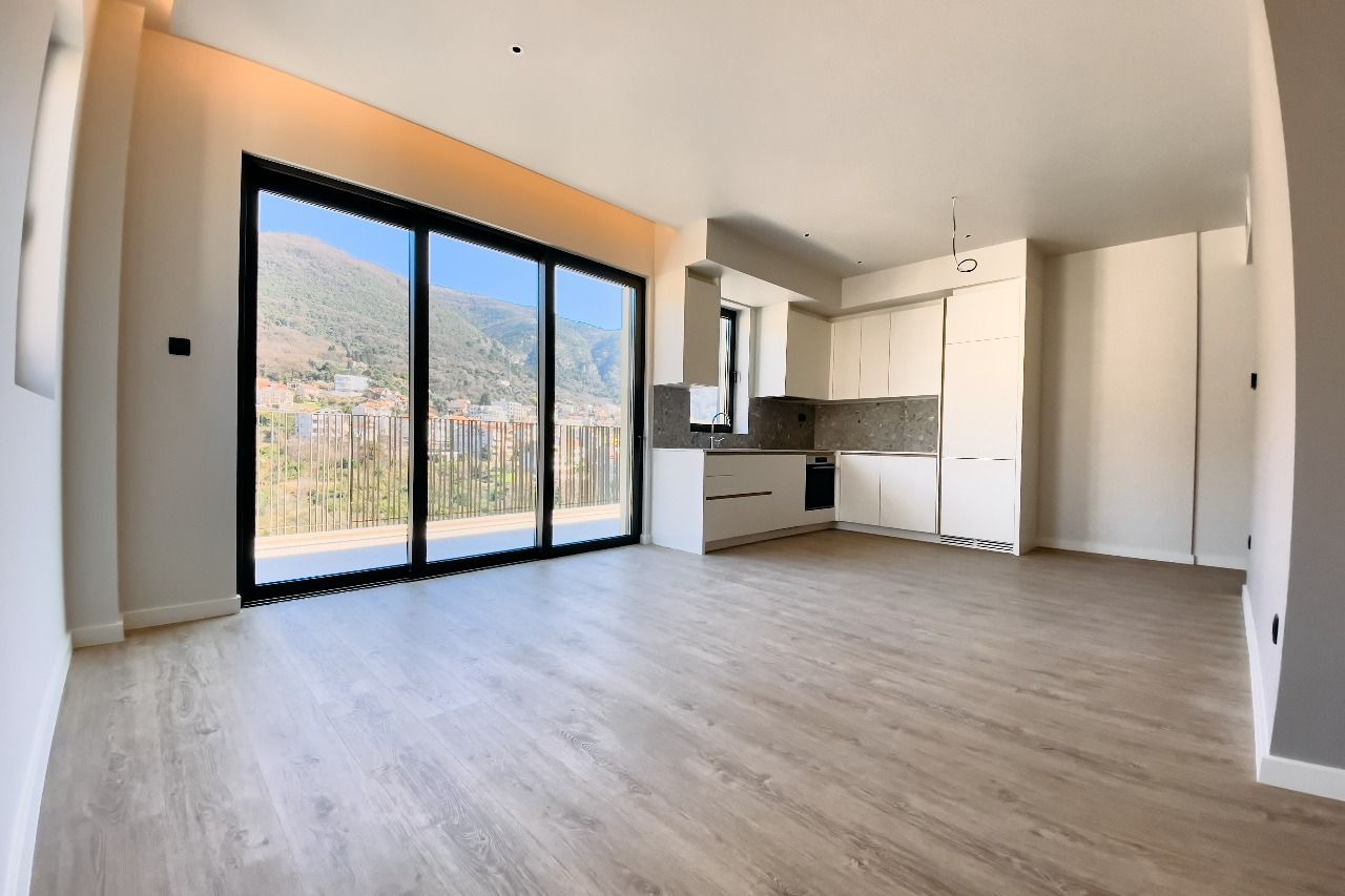 amforaproperty.com/Luksuzan dvosoban stan 102m2 u prestižnom kompleksu Boka Place, Tivat