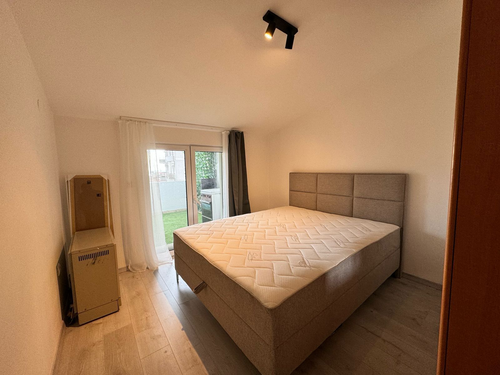 amforaproperty.com/Moderno opremljen jednosoban stan 34m2 + 20m2 terase,Budva-Lazi