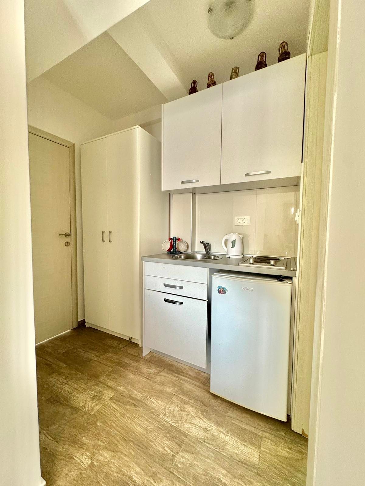 amforaproperty.com/Dvosoban dupleks stan 120m2 sa pogledom na more na atraktivnoj lokaciji u Budvi (NA DUZI PERIOD)