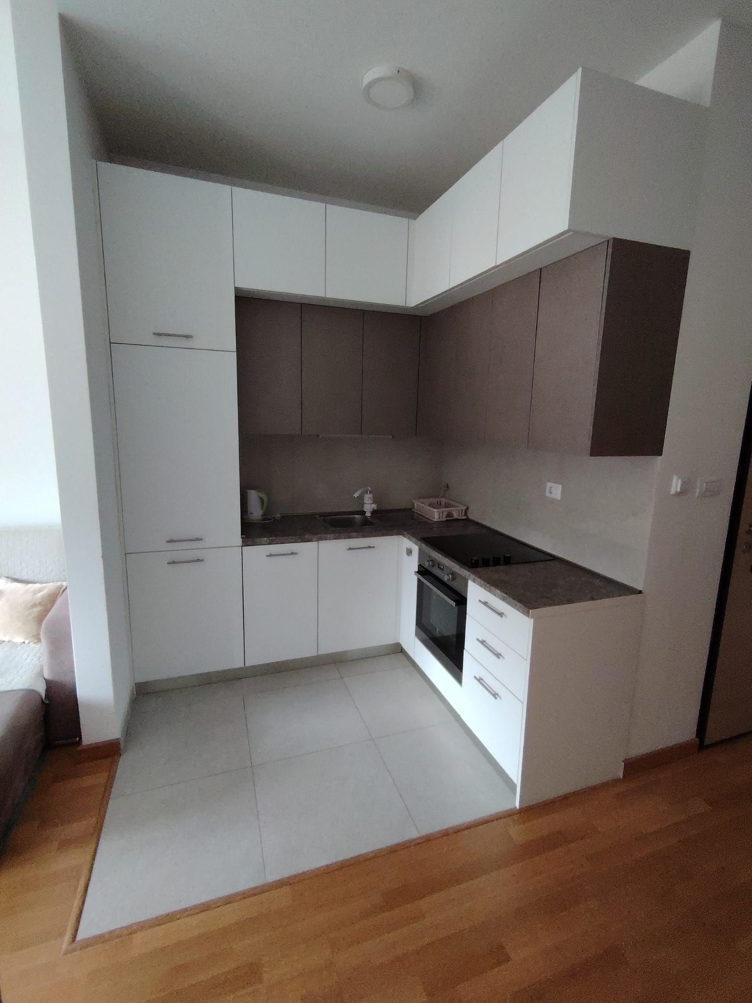 Jednosoban moderno opremljen stan 42m2 u Budvi (NA DUZI PERIOD) - Amfora Real Estate