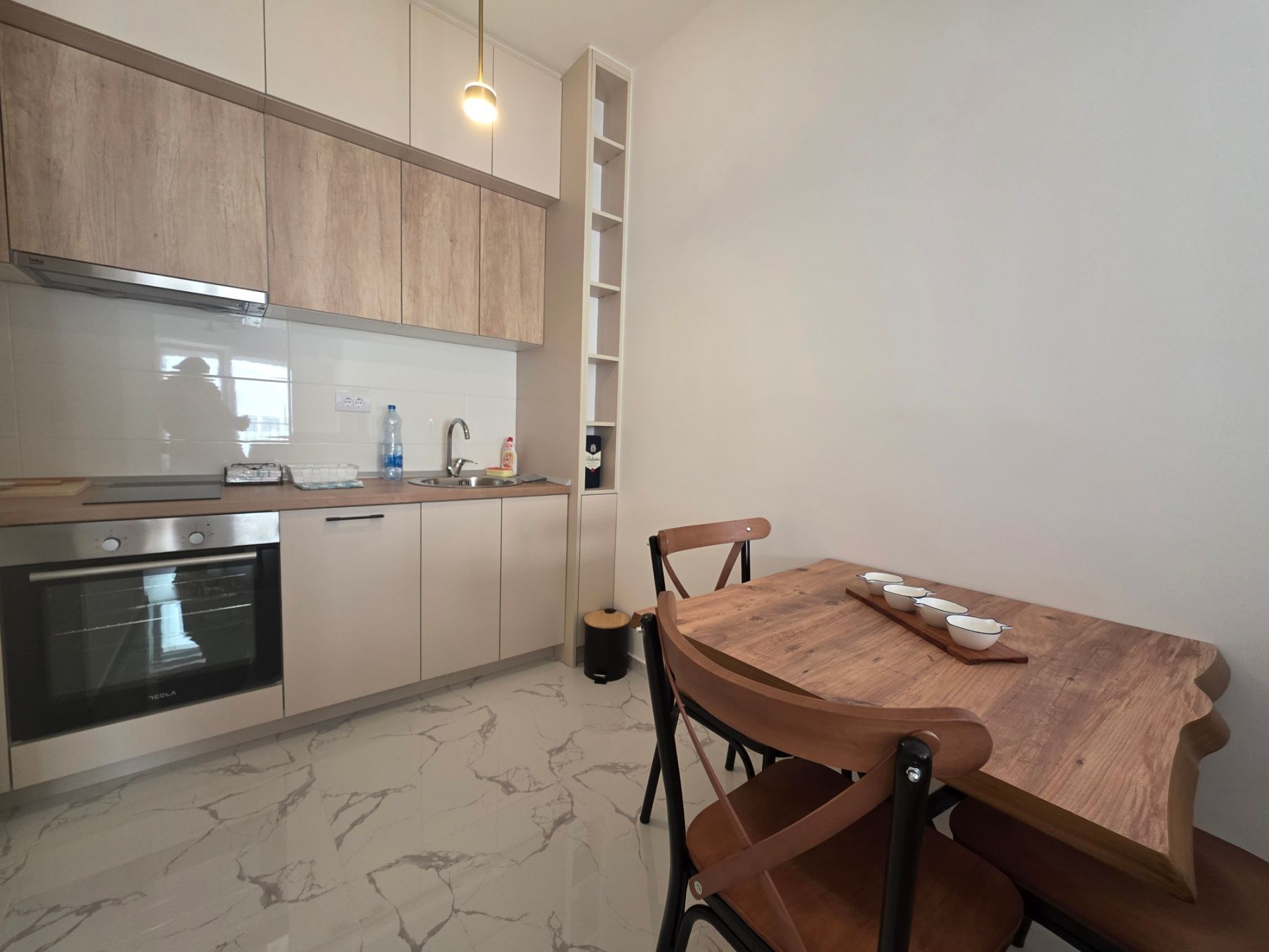 amforaproperty.com/Nov moderno opremljen jednosoban stan sa garaznim mestom ,Lazi - Budva.(NA DUZI PERIOD)
