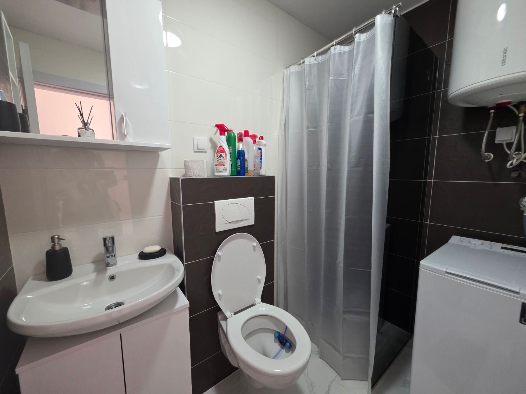 amforaproperty.com/Nov moderno opremljen jednosoban stan sa garaznim mestom ,Lazi - Budva.(NA DUZI PERIOD)
