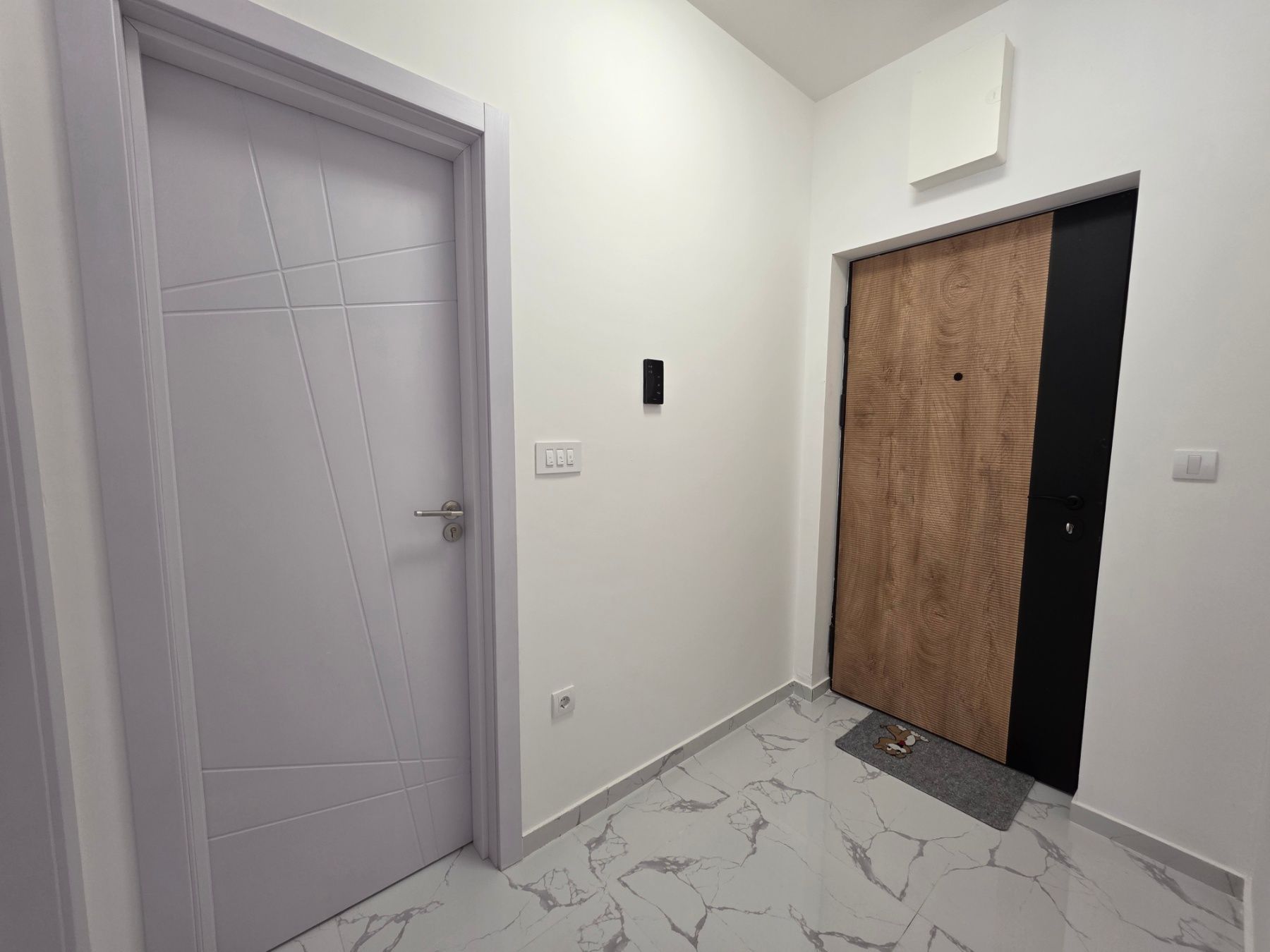 amforaproperty.com/Nov moderno opremljen jednosoban stan sa garaznim mestom ,Lazi - Budva.(NA DUZI PERIOD)