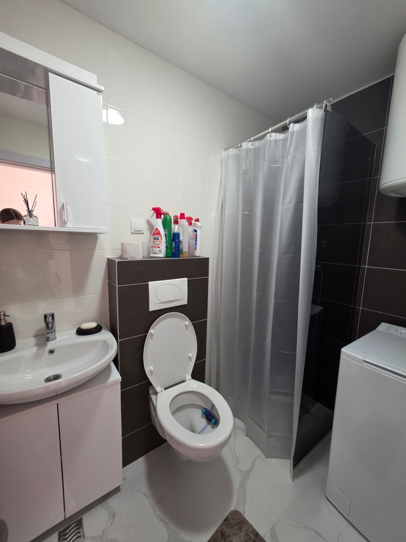 amforaproperty.com/Nov moderno opremljen jednosoban stan sa garaznim mestom ,Lazi - Budva.(NA DUZI PERIOD)