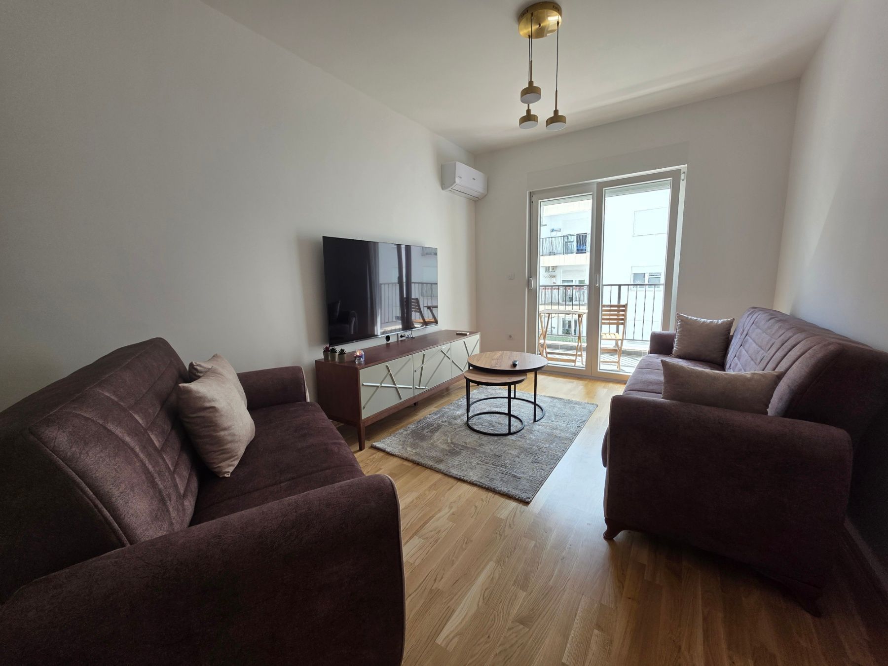 amforaproperty.com/Nov moderno opremljen jednosoban stan sa garaznim mestom ,Lazi - Budva.(NA DUZI PERIOD)