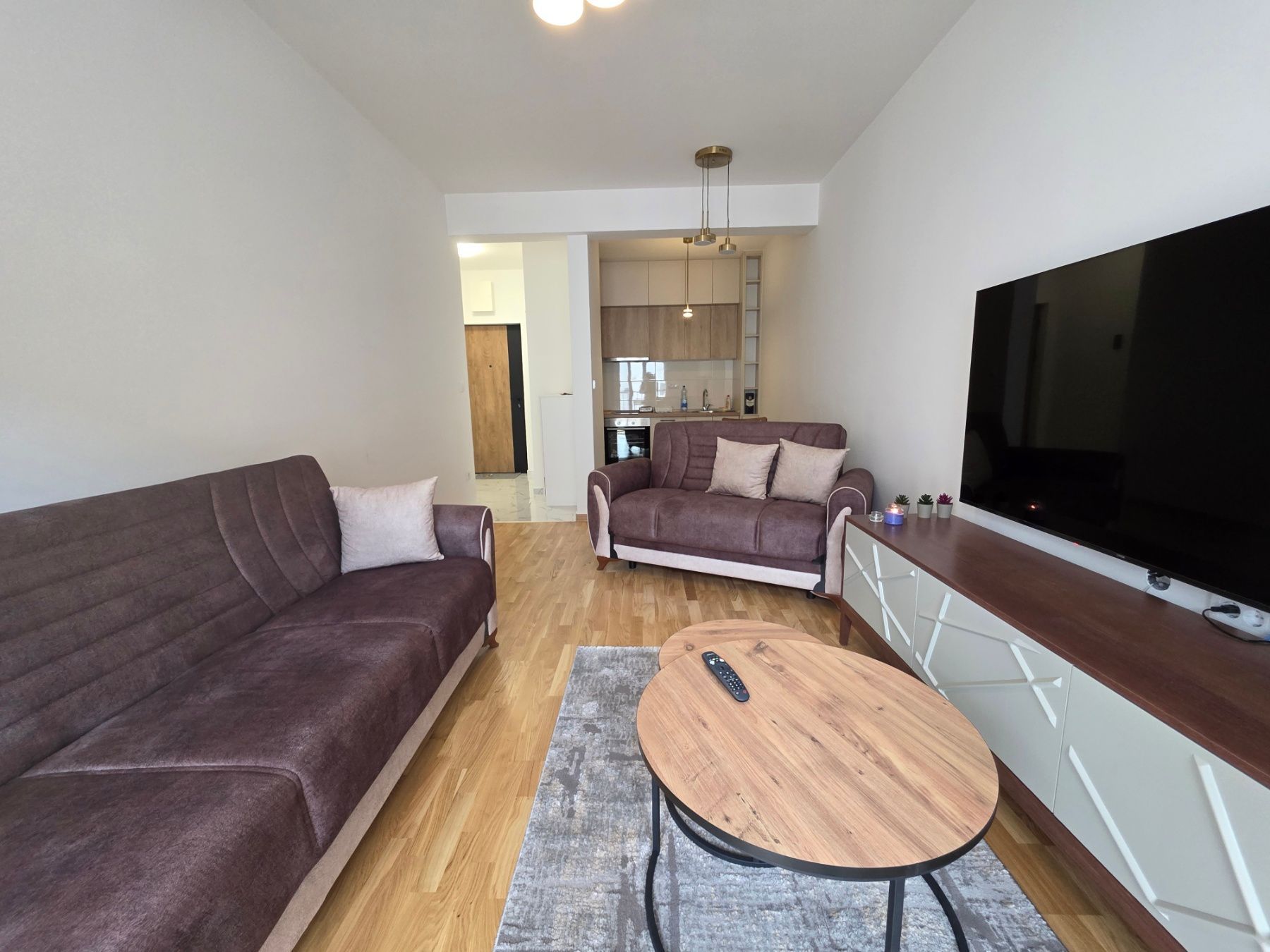amforaproperty.com/Nov moderno opremljen jednosoban stan sa garaznim mestom ,Lazi - Budva.(NA DUZI PERIOD)