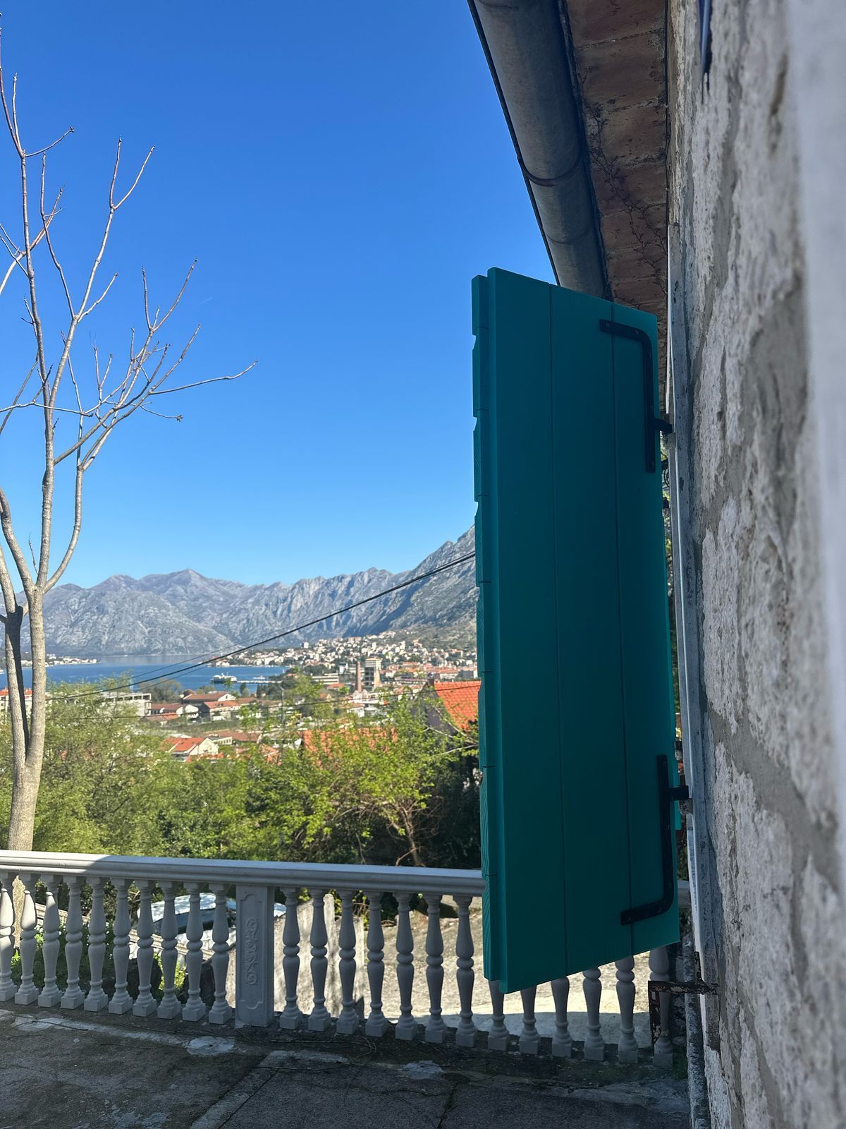 amforaproperty.com/Jednosoban namesten stan sa pogledom na more i parking mestom,Skaljari-Kotor (na duzi period)