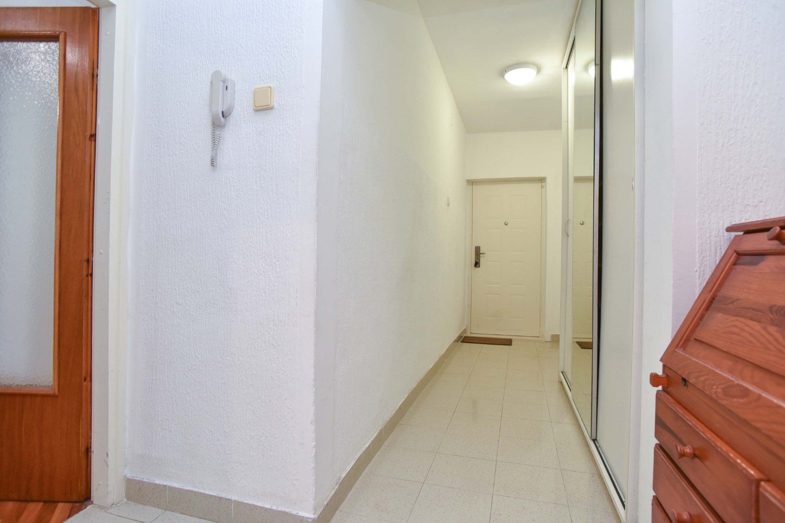 amforaproperty.com/Trosoban stan sa pogledom na more. Dubovica Lux, Budva (na duzi period)