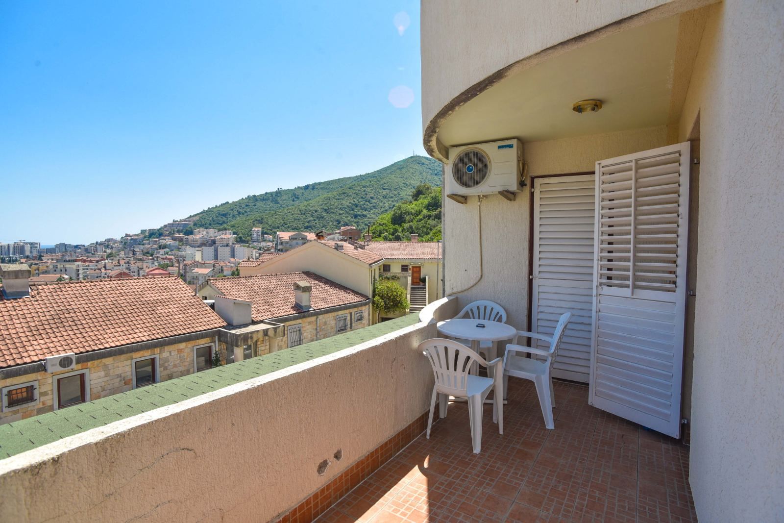 amforaproperty.com/Trosoban stan sa pogledom na more. Dubovica Lux, Budva (na duzi period)