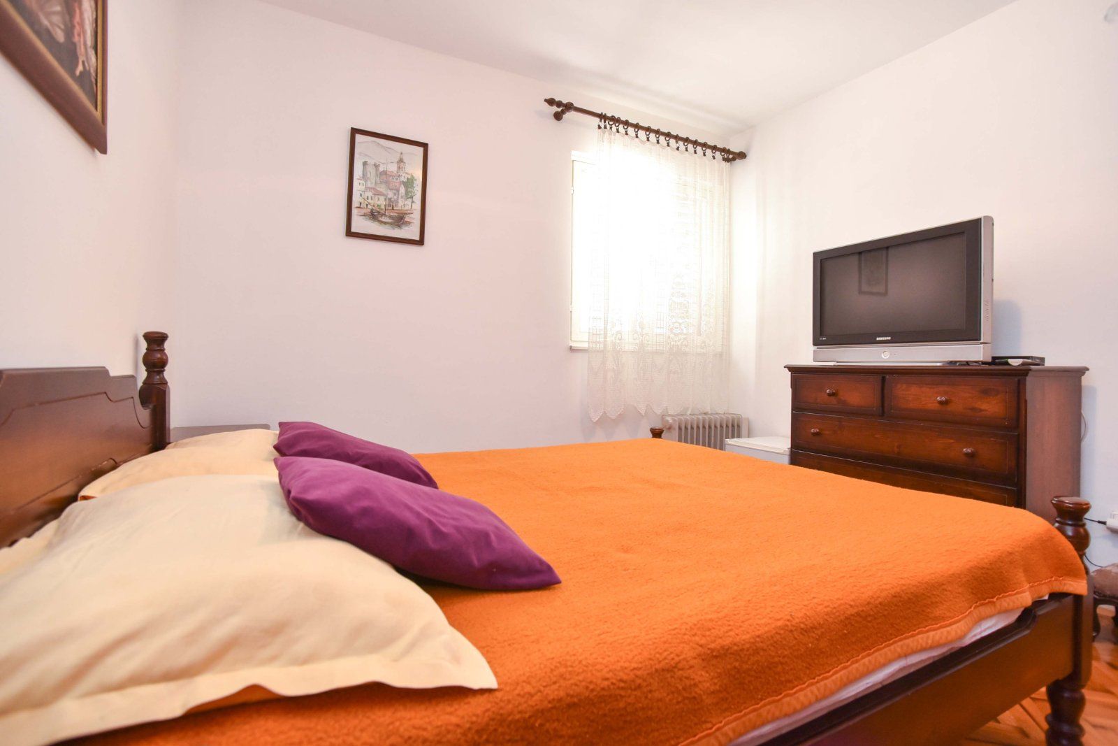 amforaproperty.com/Trosoban stan sa pogledom na more. Dubovica Lux, Budva (na duzi period)