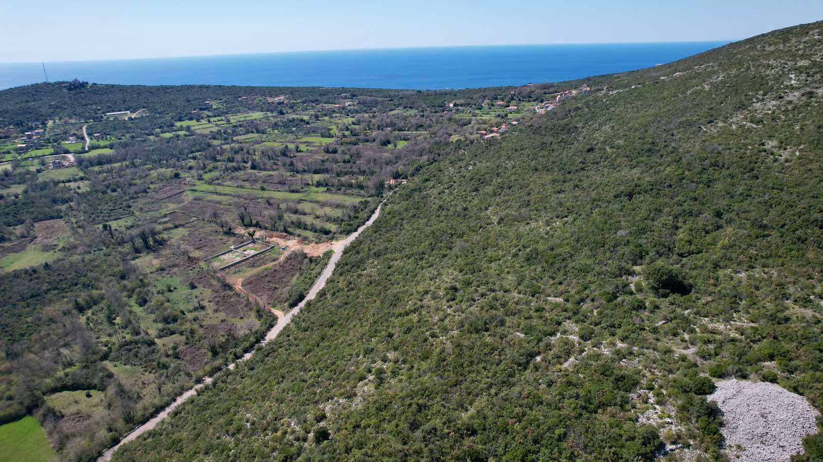 amforaproperty.com/Urbanizovan plac 5230m² – Zagora, Kotor