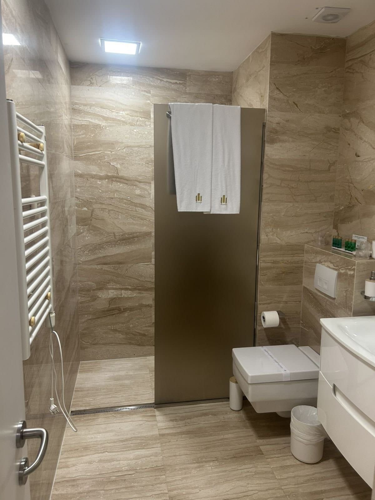 amforaproperty.com/Dvosoban namesten stan 77m2 sa pogledom na more,Tre Canne,Budva