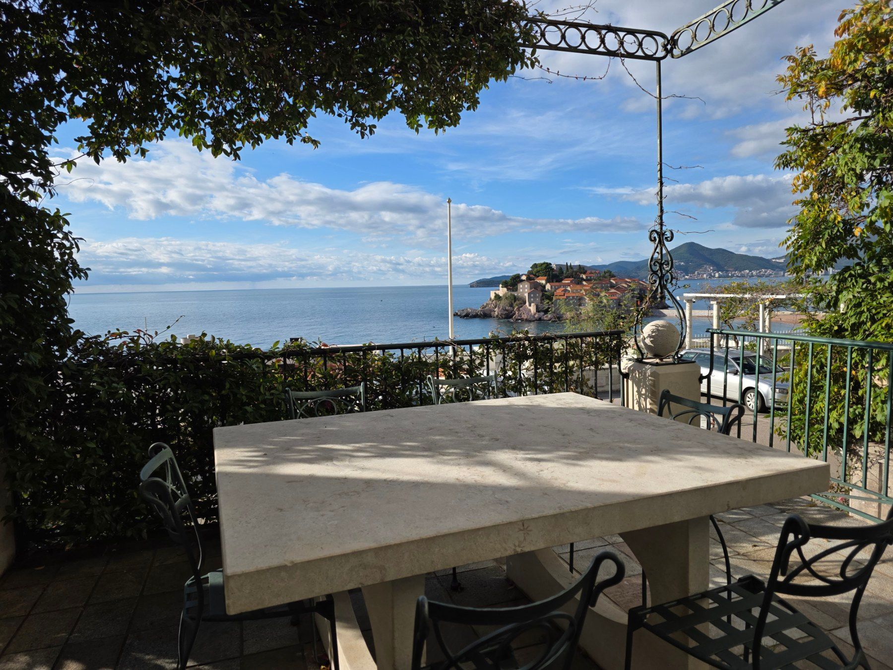 Luksuzni hotel sa spa centrom, restoranom i brojnim sadržajem na prodaju-Sveti Stefan, Crna Gora - Amfora Real Estate