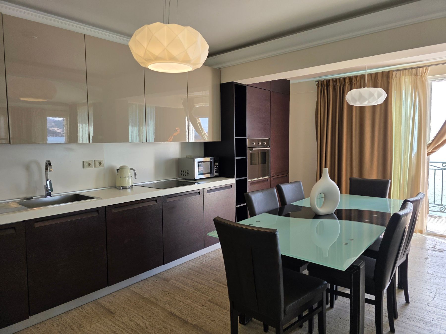 Luksuzni hotel sa spa centrom, restoranom i brojnim sadržajem na prodaju-Sveti Stefan, Crna Gora - Amfora Real Estate