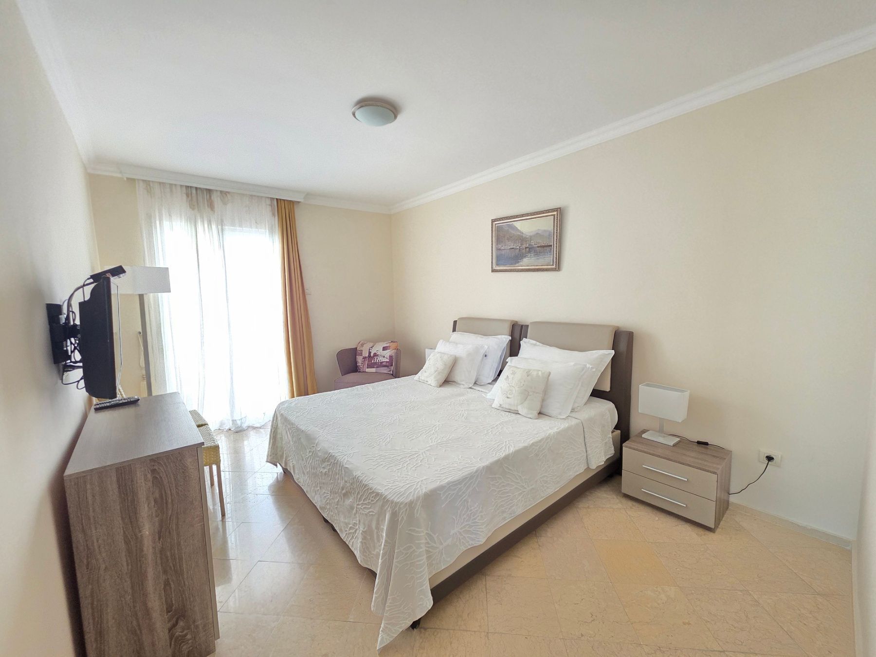 Luksuzni hotel sa spa centrom, restoranom i brojnim sadržajem na prodaju-Sveti Stefan, Crna Gora - Amfora Real Estate