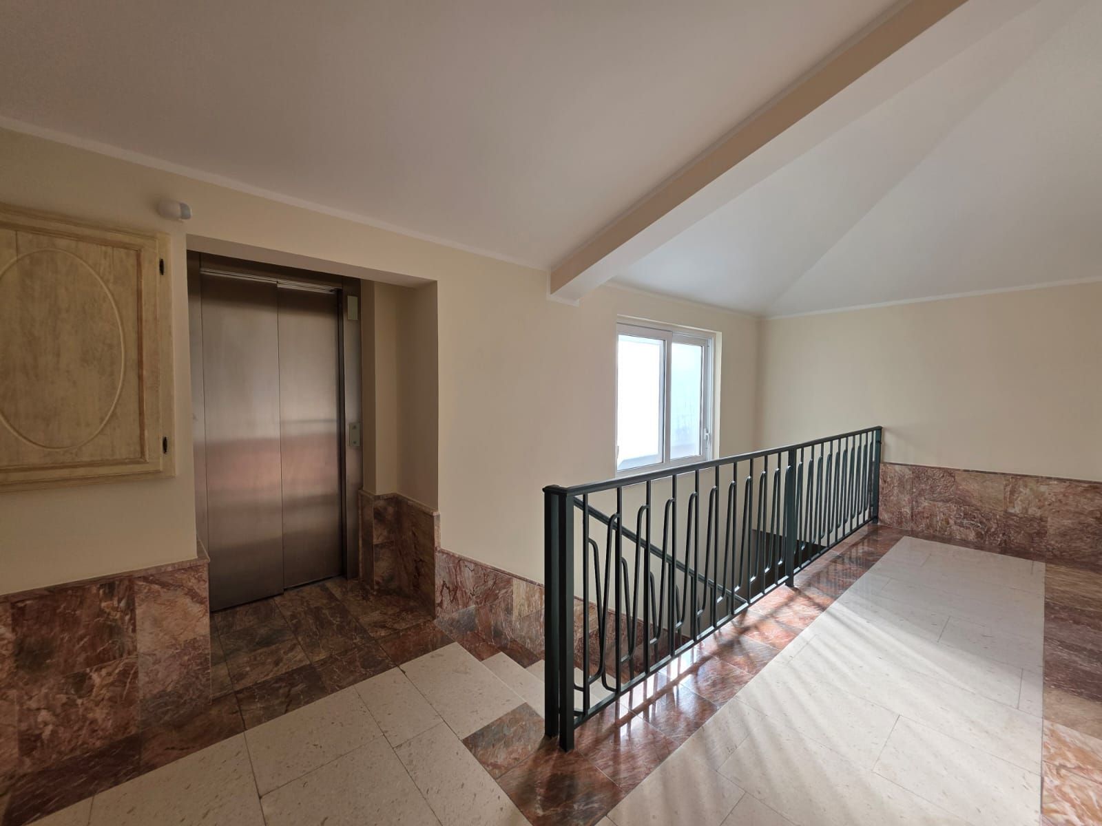 Luksuzni hotel sa spa centrom, restoranom i brojnim sadržajem na prodaju-Sveti Stefan, Crna Gora - Amfora Real Estate