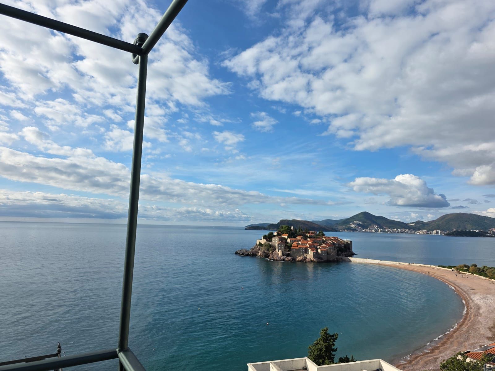 Luksuzni hotel sa spa centrom, restoranom i brojnim sadržajem na prodaju-Sveti Stefan, Crna Gora - Amfora Real Estate