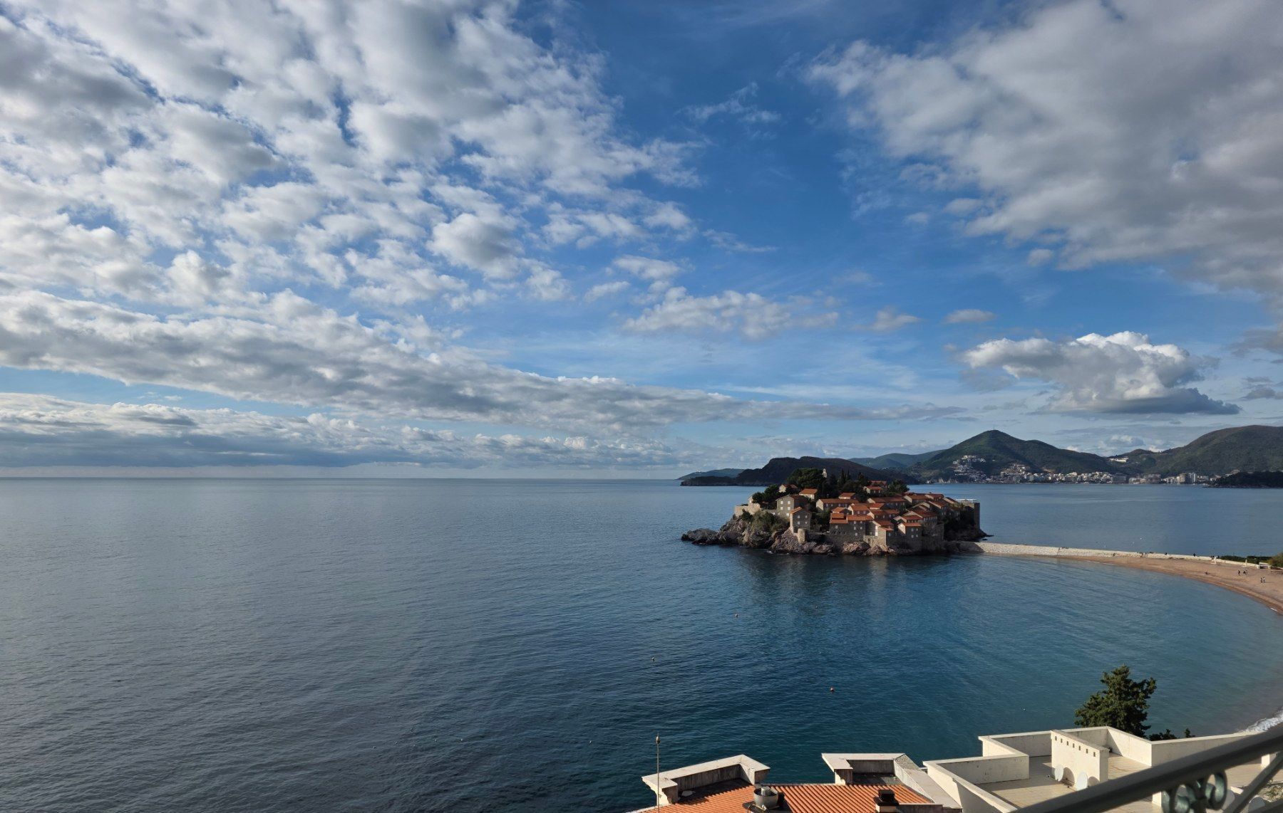 Luksuzni hotel sa spa centrom, restoranom i brojnim sadržajem na prodaju-Sveti Stefan, Crna Gora - Amfora Real Estate