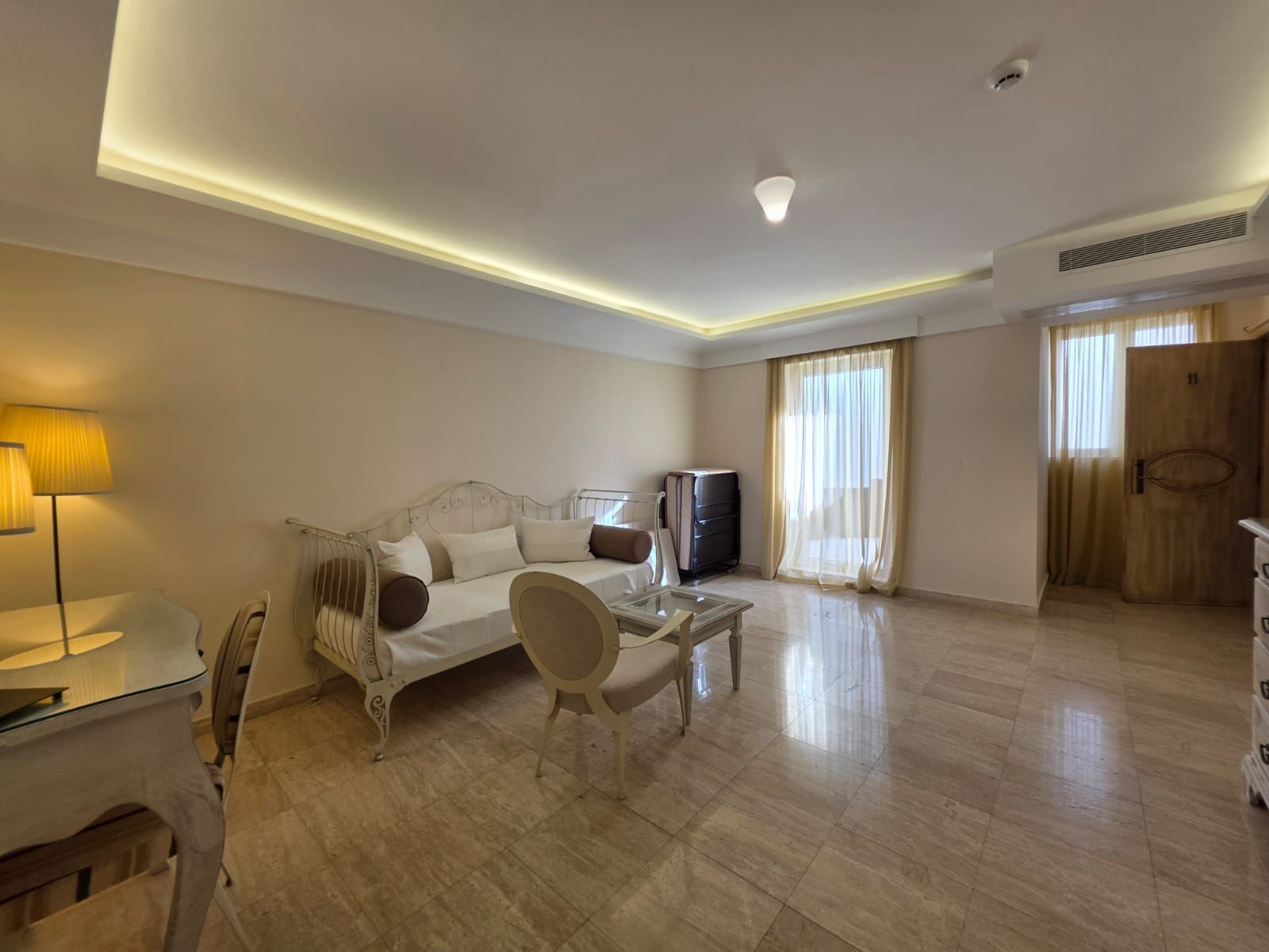 Luksuzni hotel sa spa centrom, restoranom i brojnim sadržajem na prodaju-Sveti Stefan, Crna Gora - Amfora Real Estate