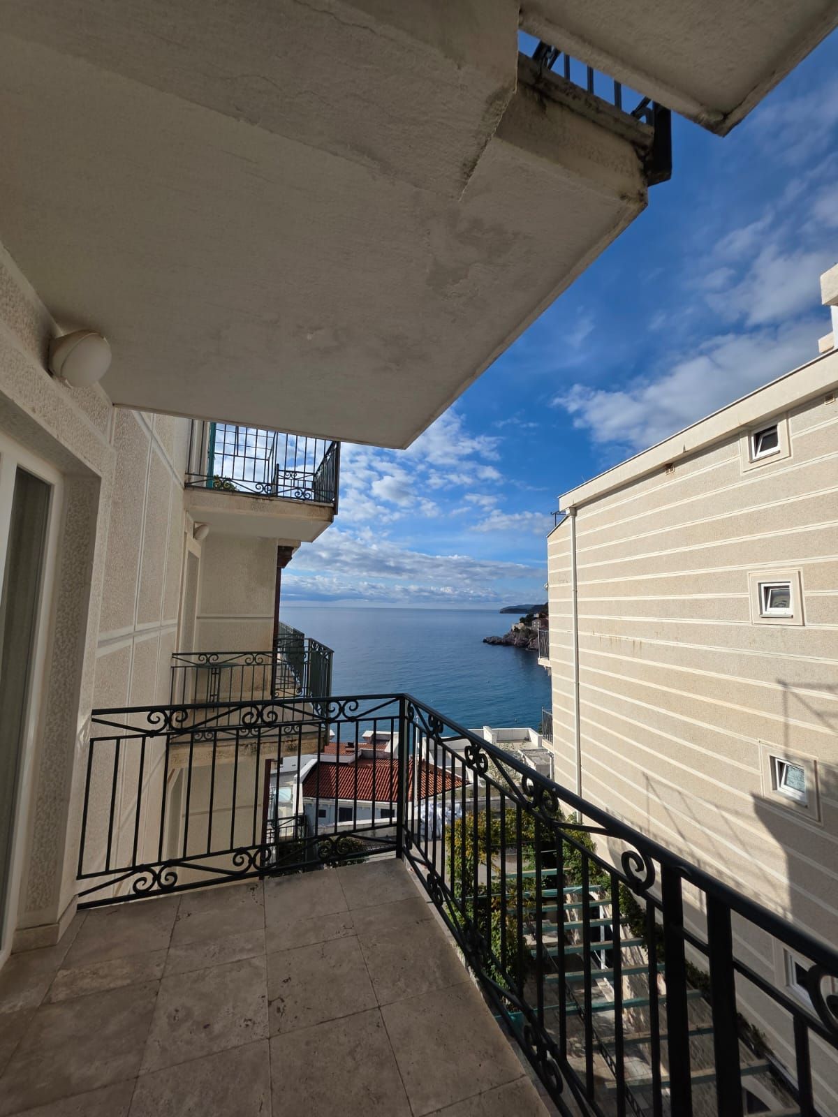 Luksuzni hotel sa spa centrom, restoranom i brojnim sadržajem na prodaju-Sveti Stefan, Crna Gora - Amfora Real Estate