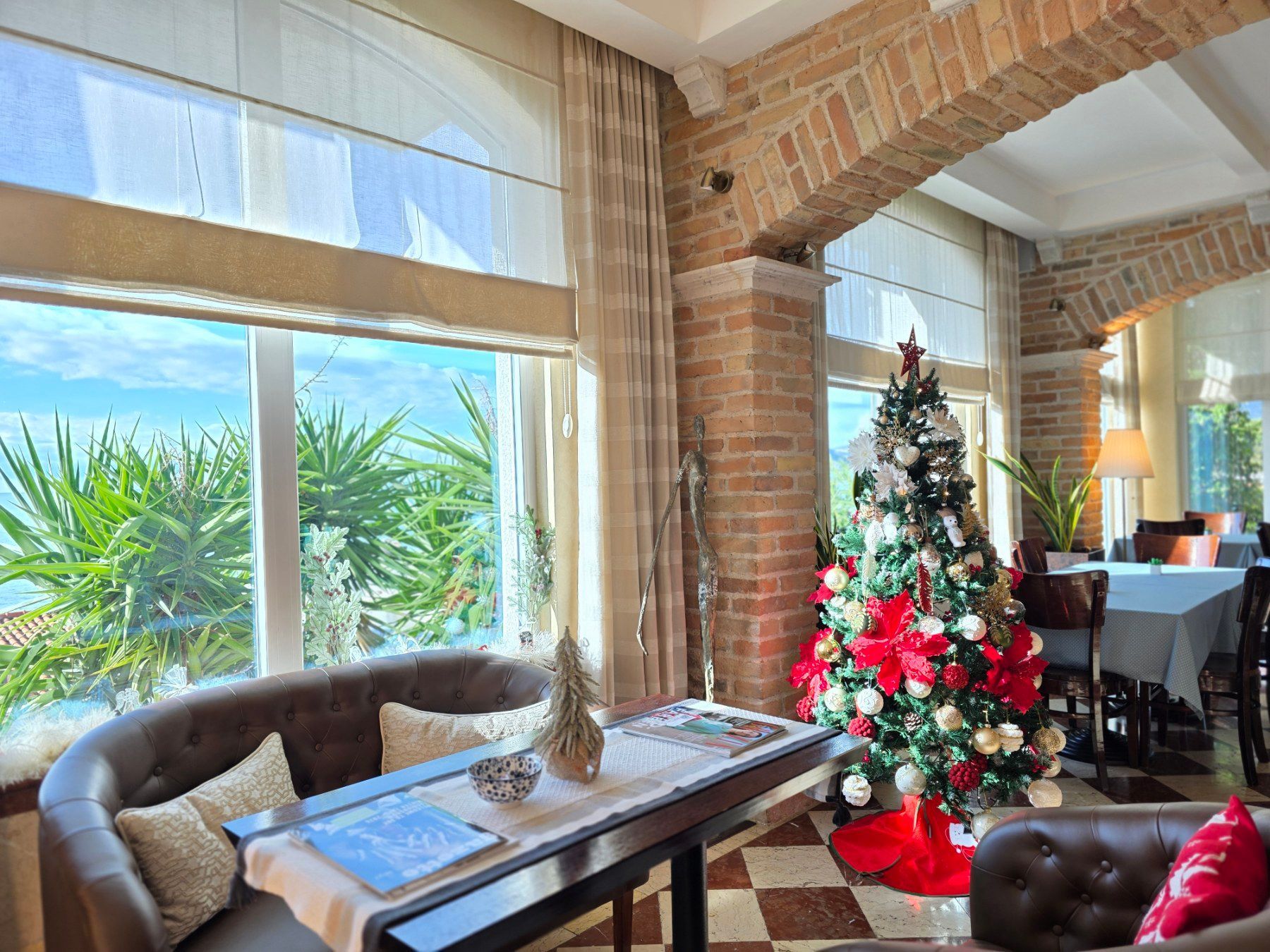 Luksuzni hotel sa spa centrom, restoranom i brojnim sadržajem na prodaju-Sveti Stefan, Crna Gora - Amfora Real Estate