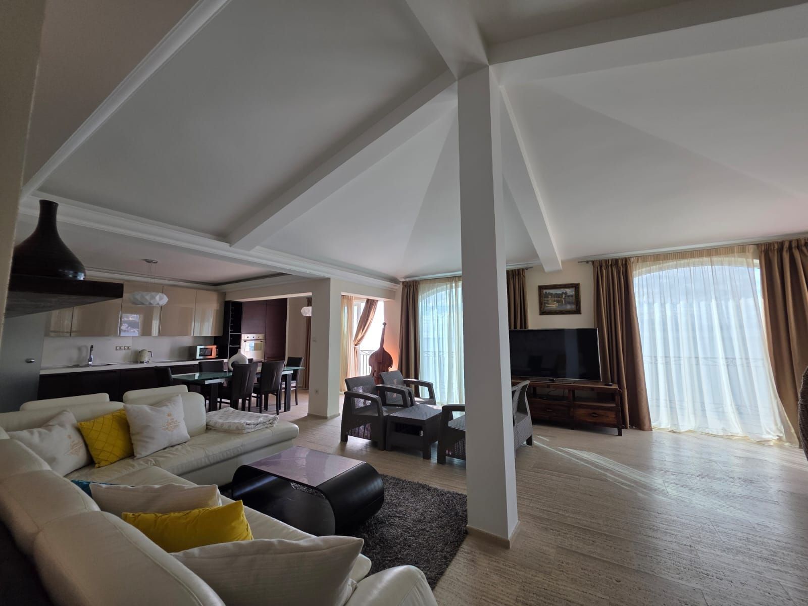 Luksuzni hotel sa spa centrom, restoranom i brojnim sadržajem na prodaju-Sveti Stefan, Crna Gora - Amfora Real Estate