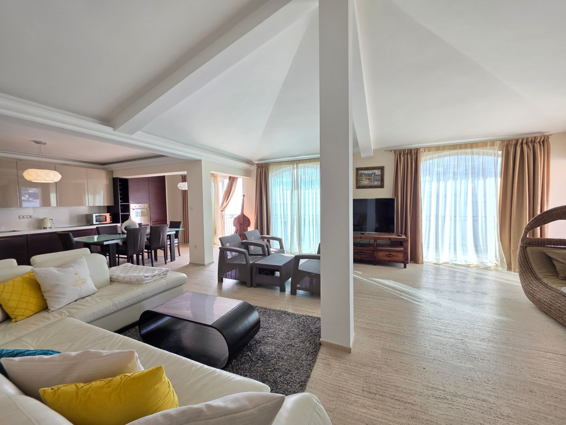 Luksuzni hotel sa spa centrom, restoranom i brojnim sadržajem na prodaju-Sveti Stefan, Crna Gora - Amfora Real Estate