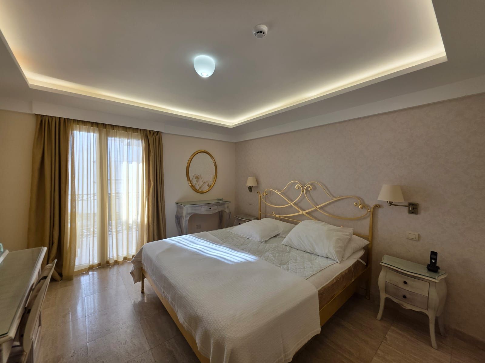 Luksuzni hotel sa spa centrom, restoranom i brojnim sadržajem na prodaju-Sveti Stefan, Crna Gora - Amfora Real Estate