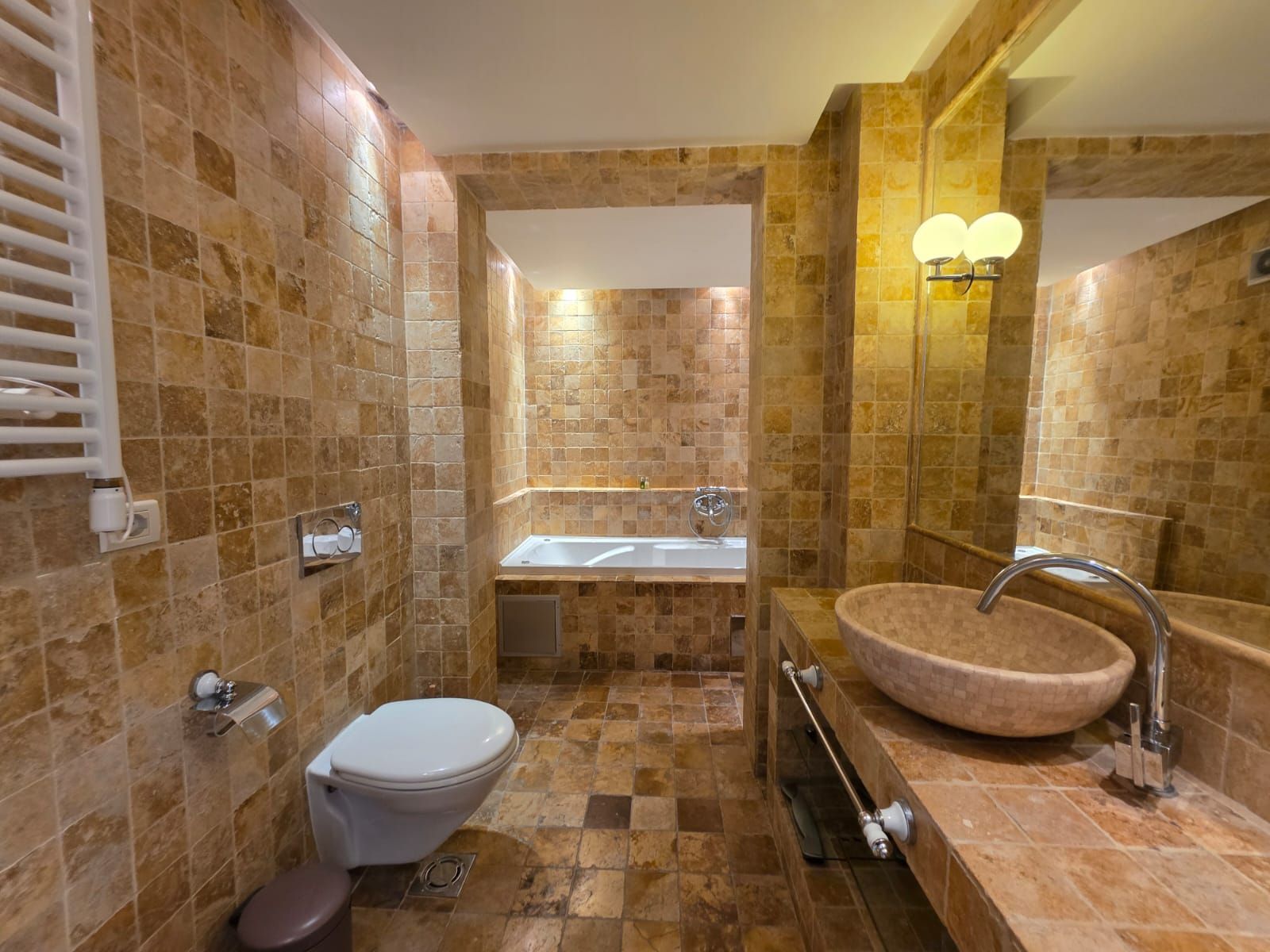 Luksuzni hotel sa spa centrom, restoranom i brojnim sadržajem na prodaju-Sveti Stefan, Crna Gora - Amfora Real Estate