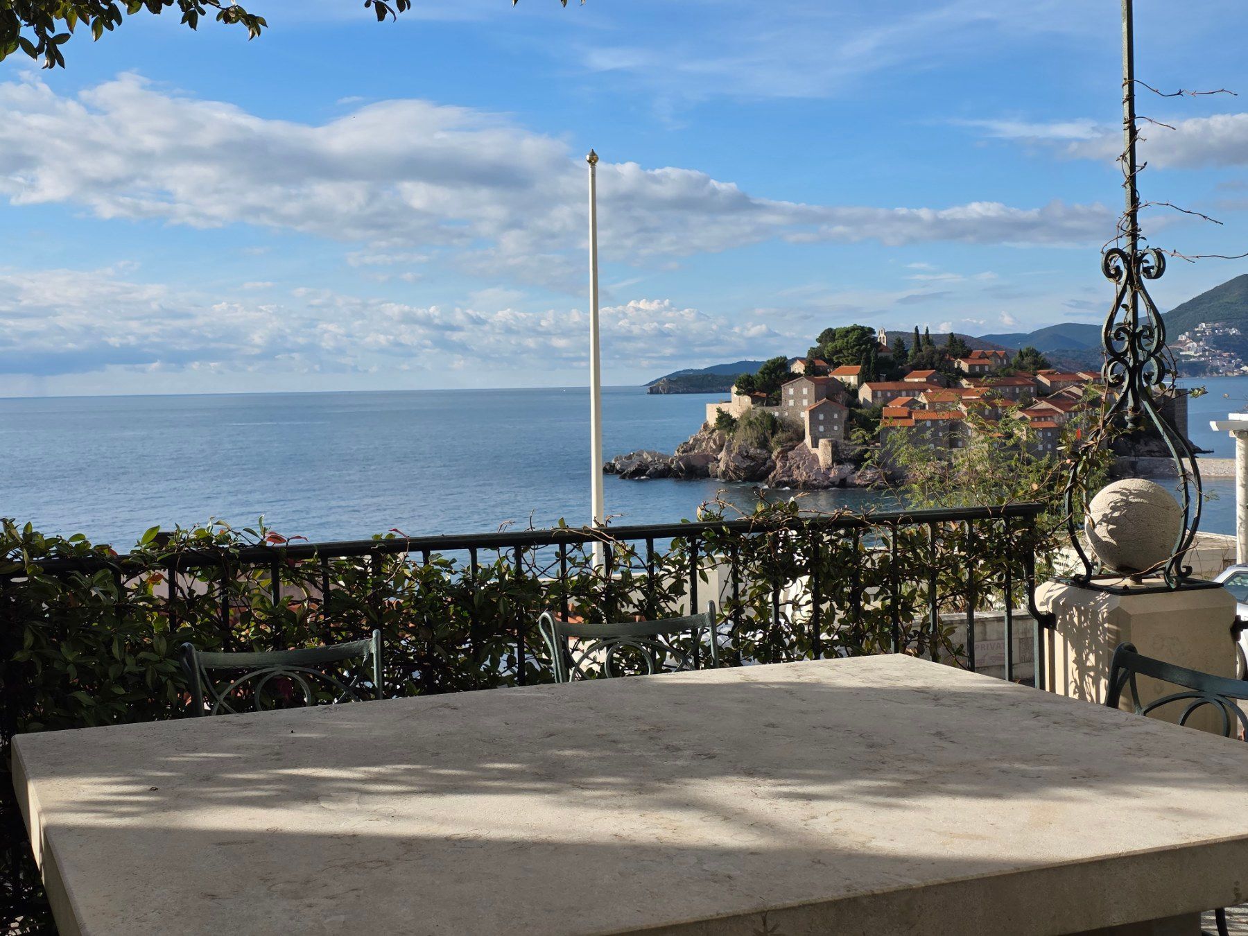 Luksuzni hotel sa spa centrom, restoranom i brojnim sadržajem na prodaju-Sveti Stefan, Crna Gora - Amfora Real Estate