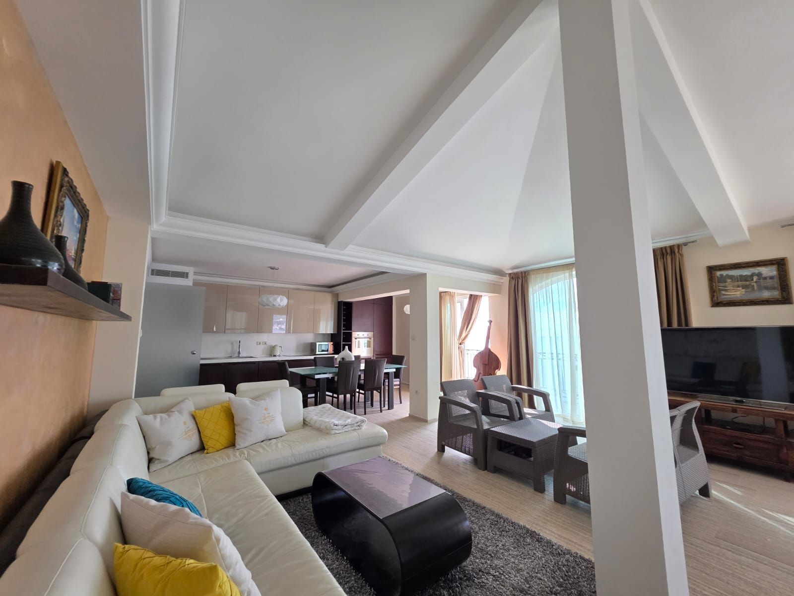 Luksuzni hotel sa spa centrom, restoranom i brojnim sadržajem na prodaju-Sveti Stefan, Crna Gora - Amfora Real Estate