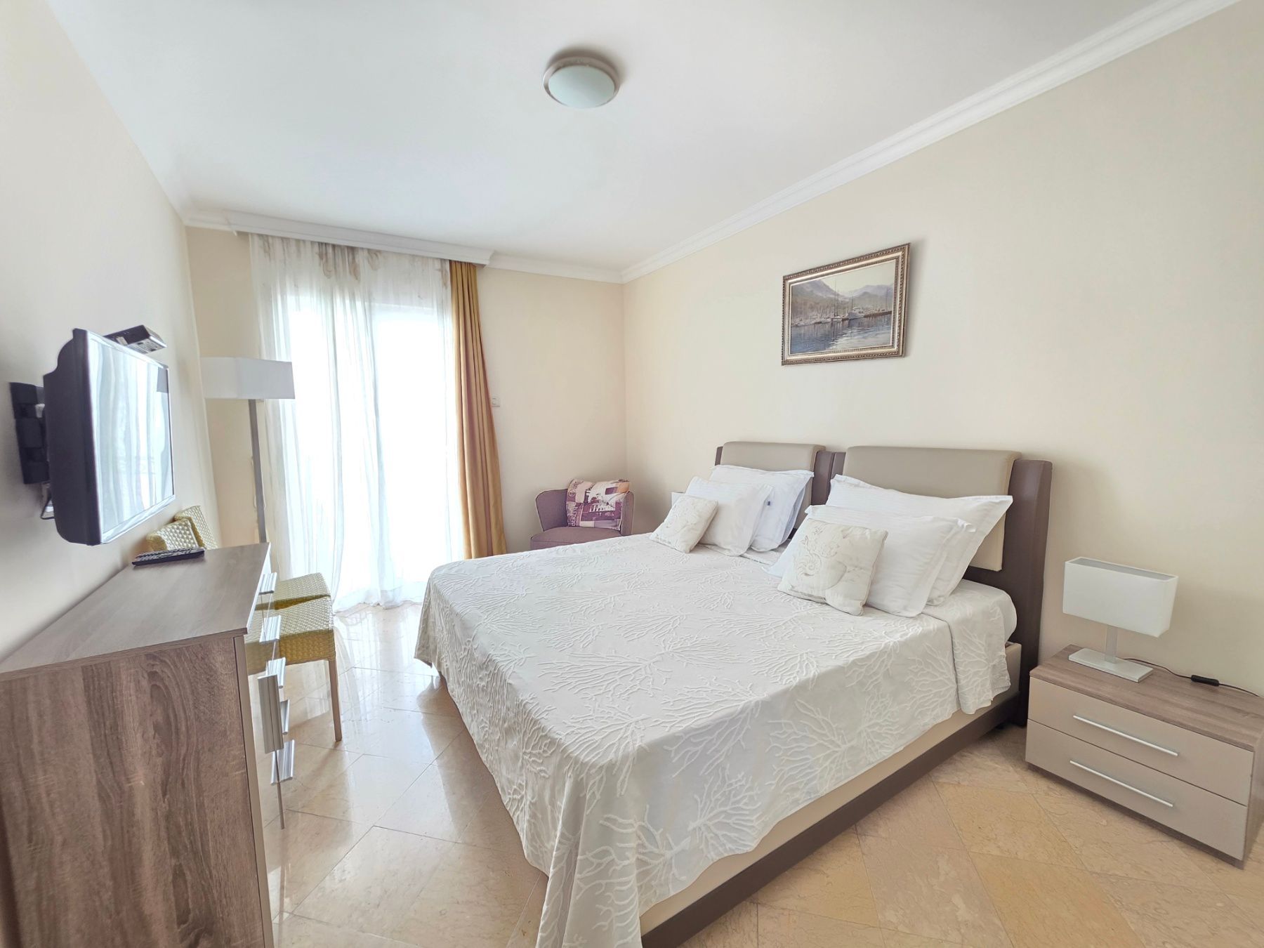 Luksuzni hotel sa spa centrom, restoranom i brojnim sadržajem na prodaju-Sveti Stefan, Crna Gora - Amfora Real Estate