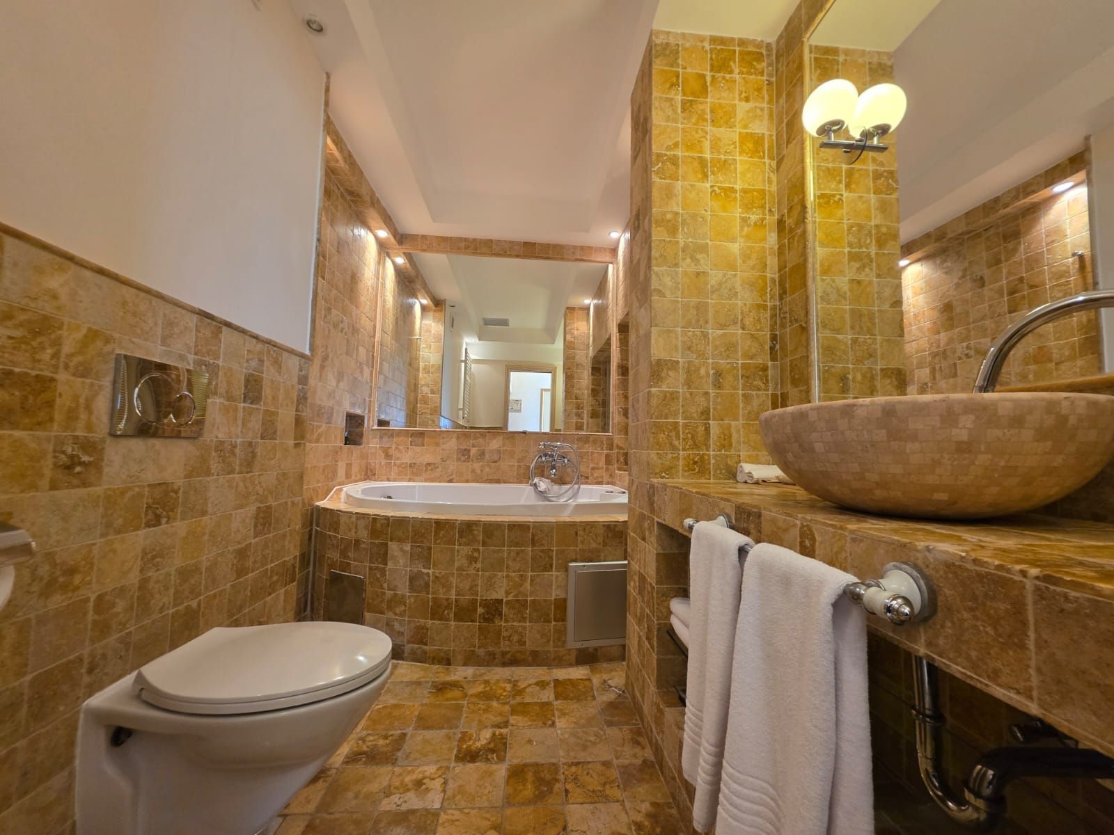 Luksuzni hotel sa spa centrom, restoranom i brojnim sadržajem na prodaju-Sveti Stefan, Crna Gora - Amfora Real Estate