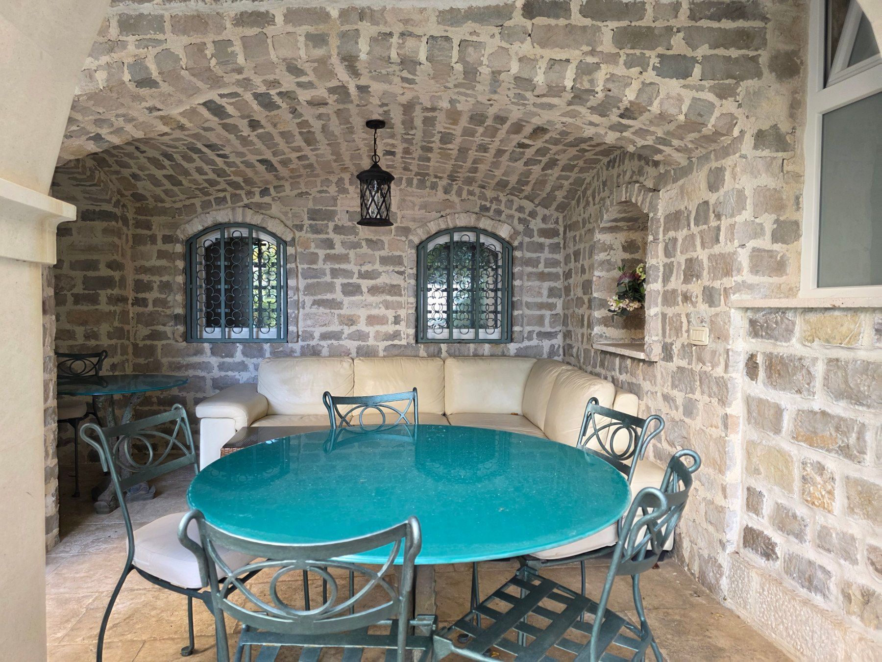 Luksuzni hotel sa spa centrom, restoranom i brojnim sadržajem na prodaju-Sveti Stefan, Crna Gora - Amfora Real Estate