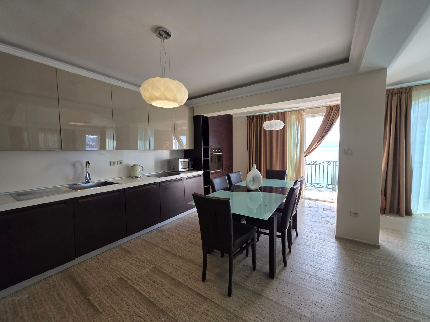 Luksuzni hotel sa spa centrom, restoranom i brojnim sadržajem na prodaju-Sveti Stefan, Crna Gora - Amfora Real Estate