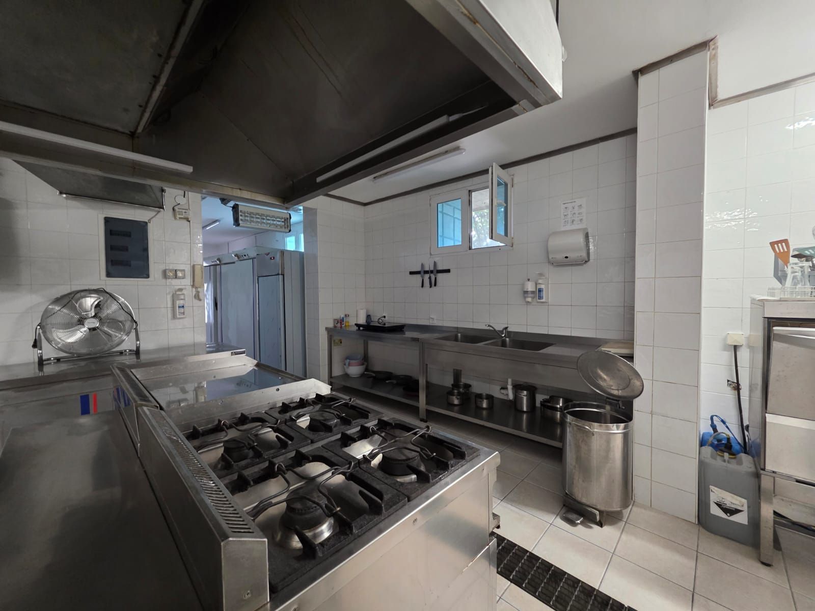 Luksuzni hotel sa spa centrom, restoranom i brojnim sadržajem na prodaju-Sveti Stefan, Crna Gora - Amfora Real Estate